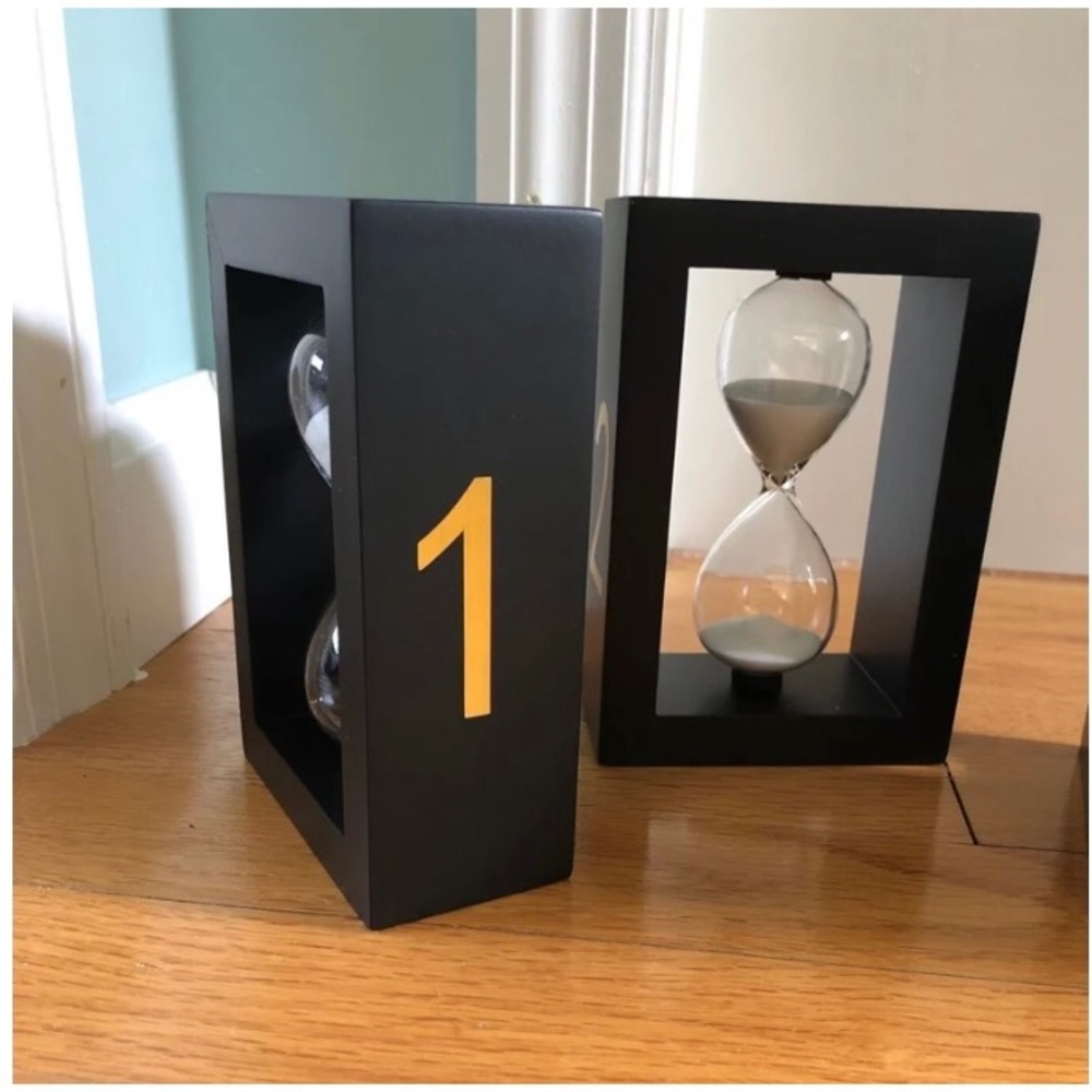 Black and Gold Hourglass TABLE NUMBERS